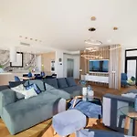 200m New E With Priv/heated Pool, Ocean View. Villa