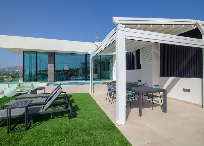 200m New E With Priv/heated Pool, Ocean View. Вилла