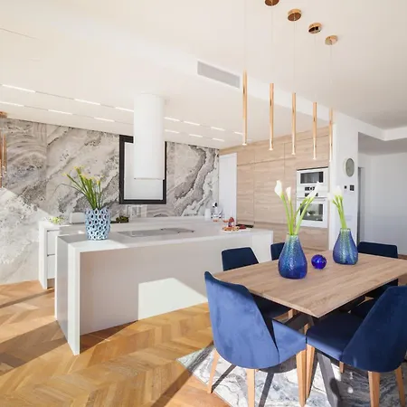 200m New E With Priv/heated Pool, Ocean View. אדחה