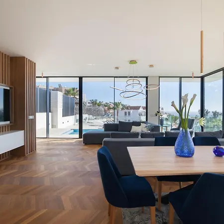 200m New E With Priv/heated Pool, Ocean View.