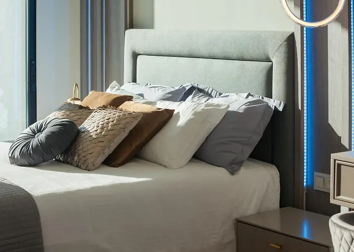 Villa 200m New E With Priv/heated Pool, Ocean View.