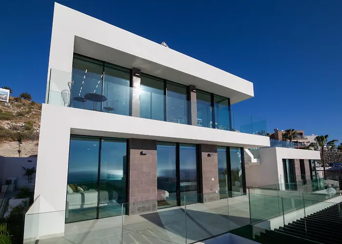 Villa 200m New E With Priv/heated Pool, Ocean View.