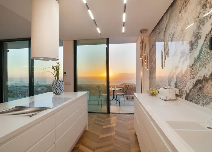 200m New E With Priv/heated Pool, Ocean View. Costa Adeje (Tenerife)