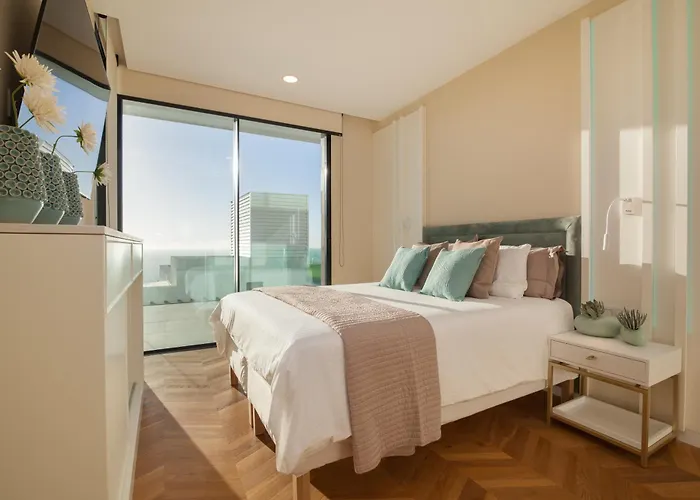 Villa 200m New E With Priv/heated Pool, Ocean View. *